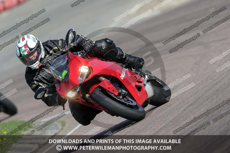 cadwell park;cadwell park photographs;cadwell trackday photographs;enduro digital images;event digital images;eventdigitalimages;peter wileman photography;racing digital images;trackday digital images;trackday photos