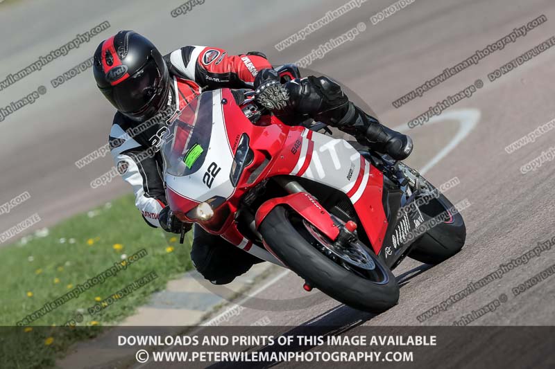 cadwell park;cadwell park photographs;cadwell trackday photographs;enduro digital images;event digital images;eventdigitalimages;peter wileman photography;racing digital images;trackday digital images;trackday photos