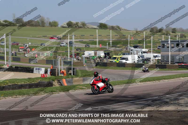 cadwell park;cadwell park photographs;cadwell trackday photographs;enduro digital images;event digital images;eventdigitalimages;peter wileman photography;racing digital images;trackday digital images;trackday photos