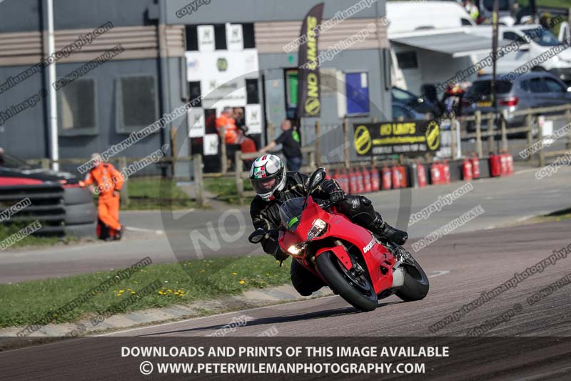 cadwell park;cadwell park photographs;cadwell trackday photographs;enduro digital images;event digital images;eventdigitalimages;peter wileman photography;racing digital images;trackday digital images;trackday photos