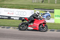 cadwell-park;cadwell-park-photographs;cadwell-trackday-photographs;enduro-digital-images;event-digital-images;eventdigitalimages;peter-wileman-photography;racing-digital-images;trackday-digital-images;trackday-photos