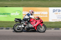 cadwell-park;cadwell-park-photographs;cadwell-trackday-photographs;enduro-digital-images;event-digital-images;eventdigitalimages;peter-wileman-photography;racing-digital-images;trackday-digital-images;trackday-photos