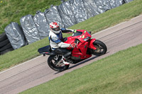 cadwell-park;cadwell-park-photographs;cadwell-trackday-photographs;enduro-digital-images;event-digital-images;eventdigitalimages;peter-wileman-photography;racing-digital-images;trackday-digital-images;trackday-photos