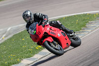 cadwell-park;cadwell-park-photographs;cadwell-trackday-photographs;enduro-digital-images;event-digital-images;eventdigitalimages;peter-wileman-photography;racing-digital-images;trackday-digital-images;trackday-photos