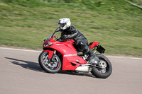 cadwell-park;cadwell-park-photographs;cadwell-trackday-photographs;enduro-digital-images;event-digital-images;eventdigitalimages;peter-wileman-photography;racing-digital-images;trackday-digital-images;trackday-photos