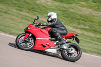 cadwell-park;cadwell-park-photographs;cadwell-trackday-photographs;enduro-digital-images;event-digital-images;eventdigitalimages;peter-wileman-photography;racing-digital-images;trackday-digital-images;trackday-photos