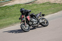 cadwell-park;cadwell-park-photographs;cadwell-trackday-photographs;enduro-digital-images;event-digital-images;eventdigitalimages;peter-wileman-photography;racing-digital-images;trackday-digital-images;trackday-photos