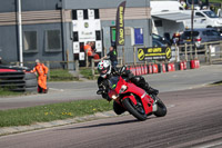 cadwell-park;cadwell-park-photographs;cadwell-trackday-photographs;enduro-digital-images;event-digital-images;eventdigitalimages;peter-wileman-photography;racing-digital-images;trackday-digital-images;trackday-photos