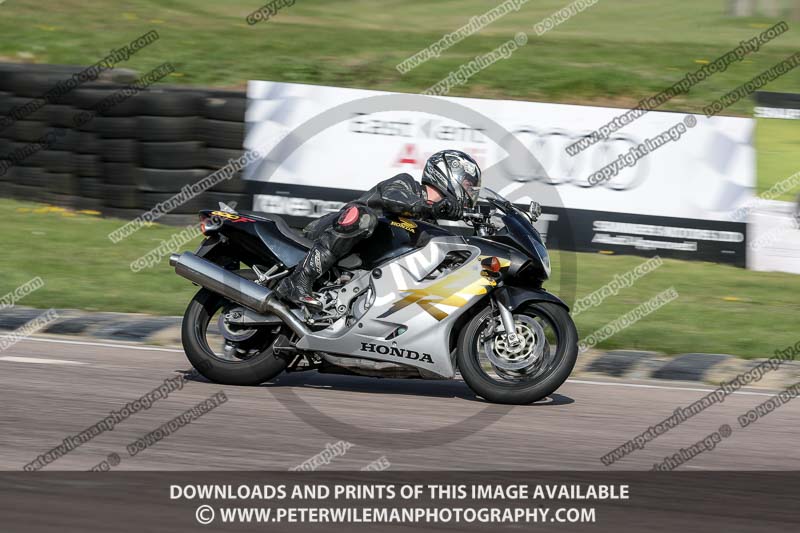 cadwell park;cadwell park photographs;cadwell trackday photographs;enduro digital images;event digital images;eventdigitalimages;peter wileman photography;racing digital images;trackday digital images;trackday photos