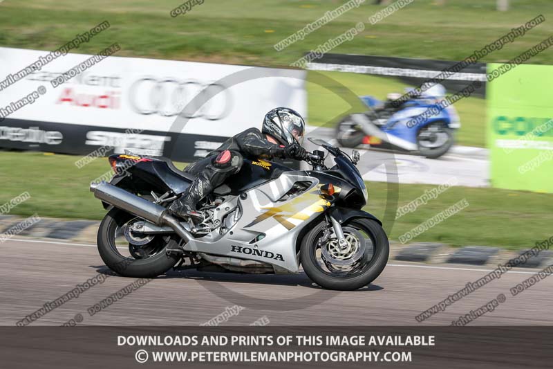 cadwell park;cadwell park photographs;cadwell trackday photographs;enduro digital images;event digital images;eventdigitalimages;peter wileman photography;racing digital images;trackday digital images;trackday photos