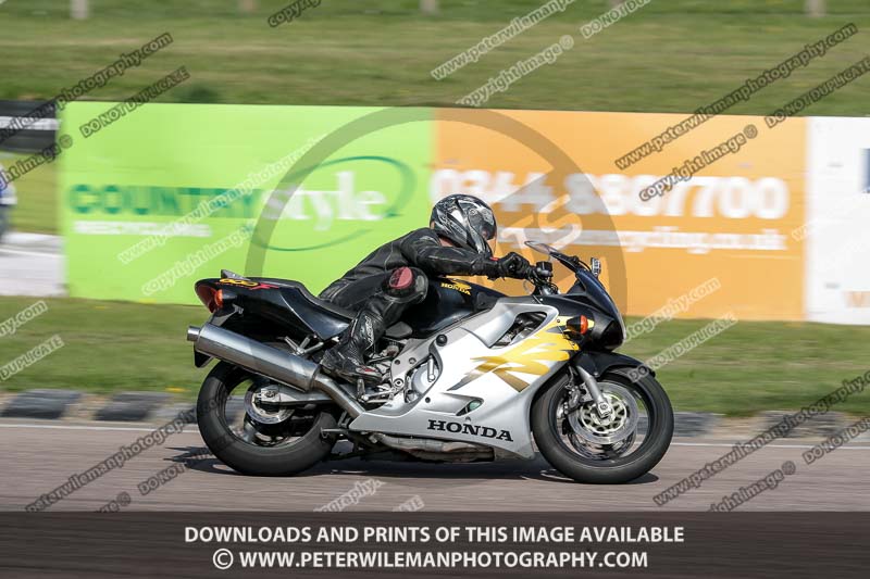 cadwell park;cadwell park photographs;cadwell trackday photographs;enduro digital images;event digital images;eventdigitalimages;peter wileman photography;racing digital images;trackday digital images;trackday photos