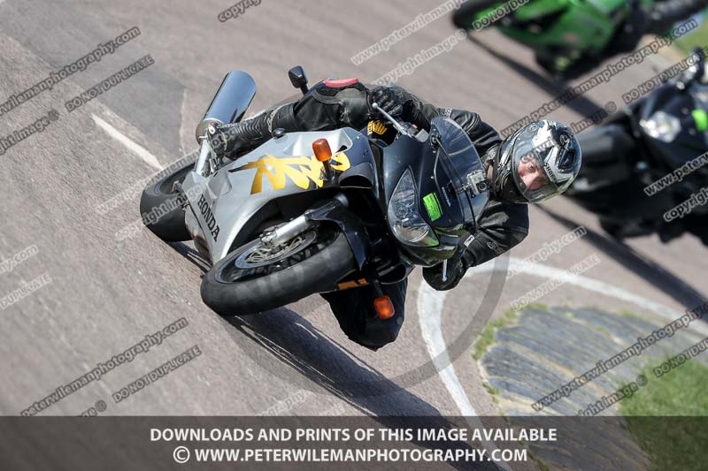 cadwell park;cadwell park photographs;cadwell trackday photographs;enduro digital images;event digital images;eventdigitalimages;peter wileman photography;racing digital images;trackday digital images;trackday photos