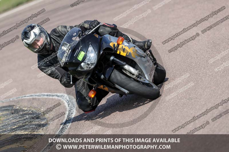 cadwell park;cadwell park photographs;cadwell trackday photographs;enduro digital images;event digital images;eventdigitalimages;peter wileman photography;racing digital images;trackday digital images;trackday photos