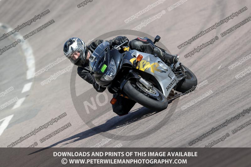 cadwell park;cadwell park photographs;cadwell trackday photographs;enduro digital images;event digital images;eventdigitalimages;peter wileman photography;racing digital images;trackday digital images;trackday photos