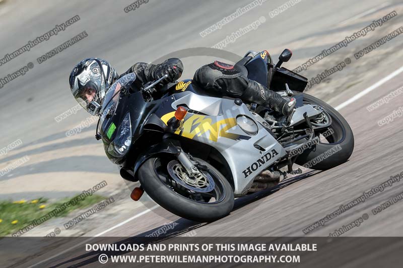 cadwell park;cadwell park photographs;cadwell trackday photographs;enduro digital images;event digital images;eventdigitalimages;peter wileman photography;racing digital images;trackday digital images;trackday photos
