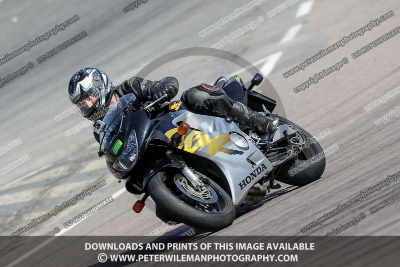 cadwell park;cadwell park photographs;cadwell trackday photographs;enduro digital images;event digital images;eventdigitalimages;peter wileman photography;racing digital images;trackday digital images;trackday photos