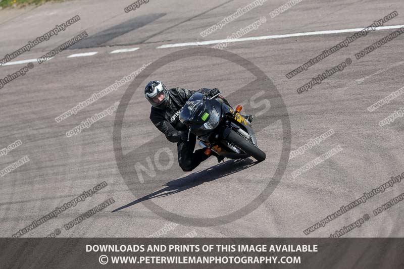 cadwell park;cadwell park photographs;cadwell trackday photographs;enduro digital images;event digital images;eventdigitalimages;peter wileman photography;racing digital images;trackday digital images;trackday photos