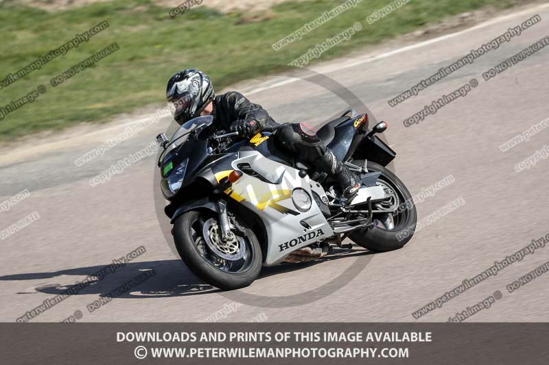 cadwell park;cadwell park photographs;cadwell trackday photographs;enduro digital images;event digital images;eventdigitalimages;peter wileman photography;racing digital images;trackday digital images;trackday photos