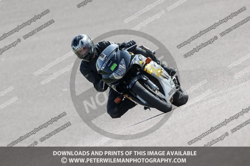 cadwell park;cadwell park photographs;cadwell trackday photographs;enduro digital images;event digital images;eventdigitalimages;peter wileman photography;racing digital images;trackday digital images;trackday photos