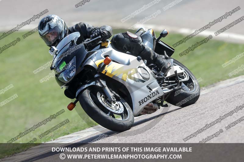 cadwell park;cadwell park photographs;cadwell trackday photographs;enduro digital images;event digital images;eventdigitalimages;peter wileman photography;racing digital images;trackday digital images;trackday photos