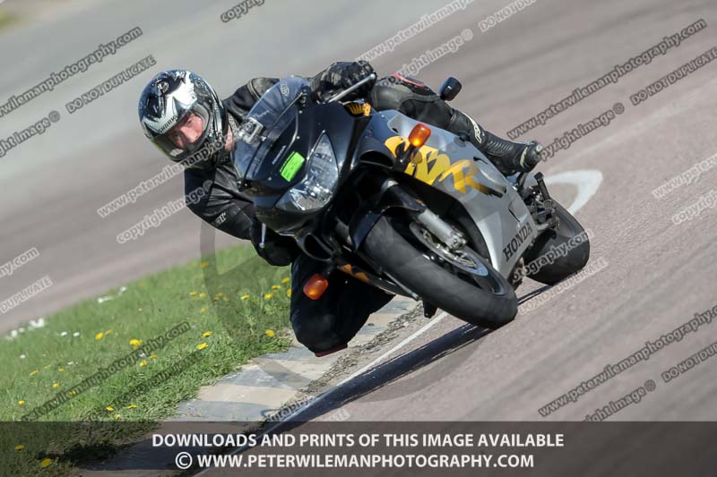 cadwell park;cadwell park photographs;cadwell trackday photographs;enduro digital images;event digital images;eventdigitalimages;peter wileman photography;racing digital images;trackday digital images;trackday photos