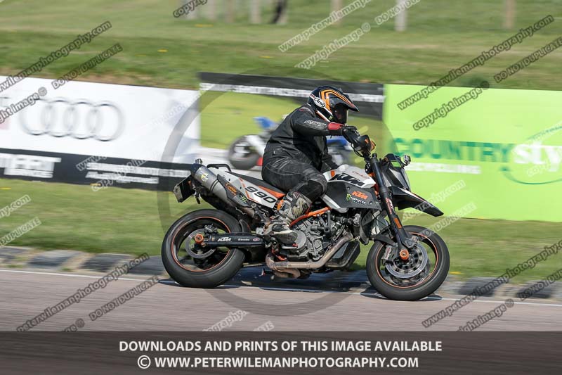 cadwell park;cadwell park photographs;cadwell trackday photographs;enduro digital images;event digital images;eventdigitalimages;peter wileman photography;racing digital images;trackday digital images;trackday photos