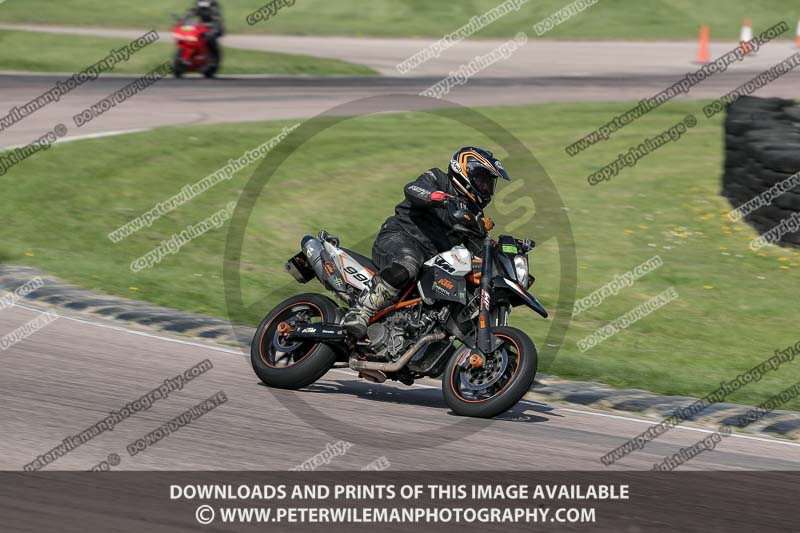 cadwell park;cadwell park photographs;cadwell trackday photographs;enduro digital images;event digital images;eventdigitalimages;peter wileman photography;racing digital images;trackday digital images;trackday photos
