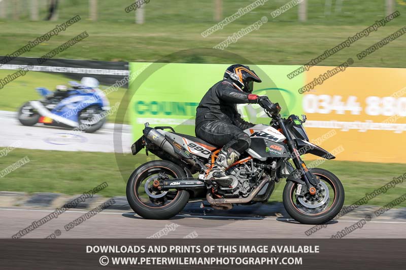 cadwell park;cadwell park photographs;cadwell trackday photographs;enduro digital images;event digital images;eventdigitalimages;peter wileman photography;racing digital images;trackday digital images;trackday photos