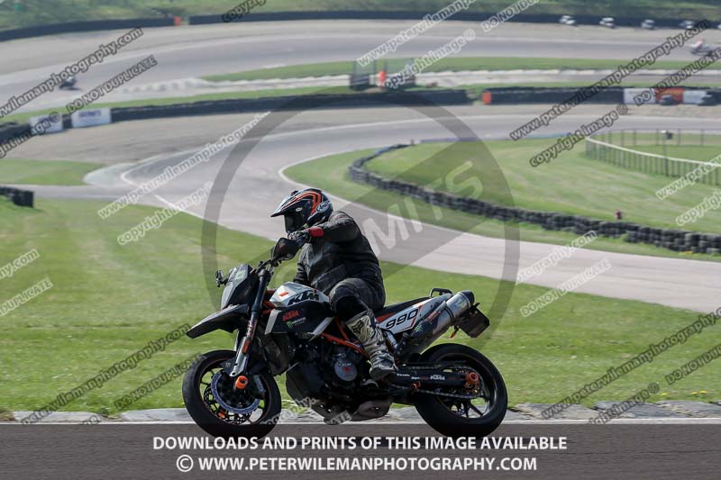 cadwell park;cadwell park photographs;cadwell trackday photographs;enduro digital images;event digital images;eventdigitalimages;peter wileman photography;racing digital images;trackday digital images;trackday photos