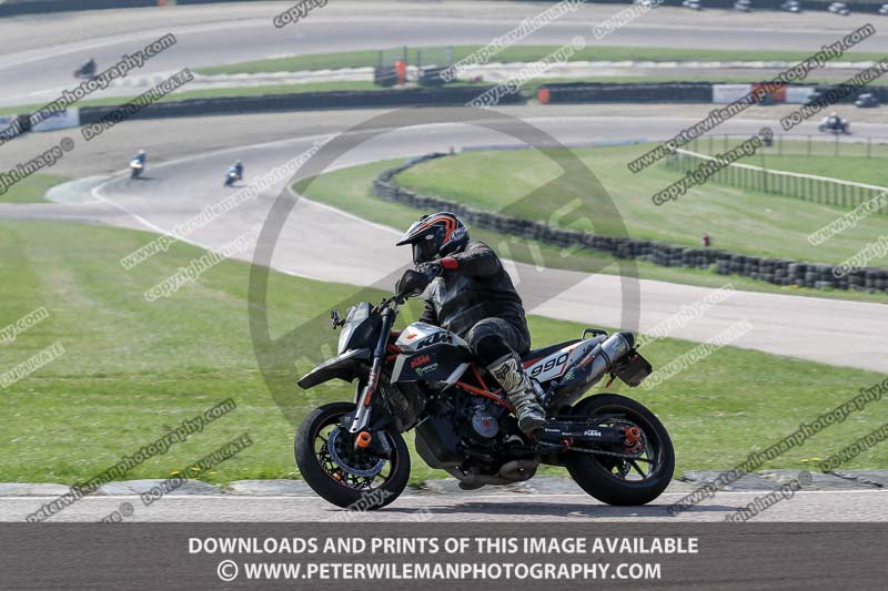 cadwell park;cadwell park photographs;cadwell trackday photographs;enduro digital images;event digital images;eventdigitalimages;peter wileman photography;racing digital images;trackday digital images;trackday photos