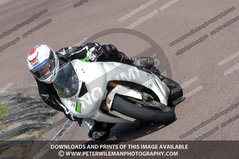 cadwell park;cadwell park photographs;cadwell trackday photographs;enduro digital images;event digital images;eventdigitalimages;peter wileman photography;racing digital images;trackday digital images;trackday photos