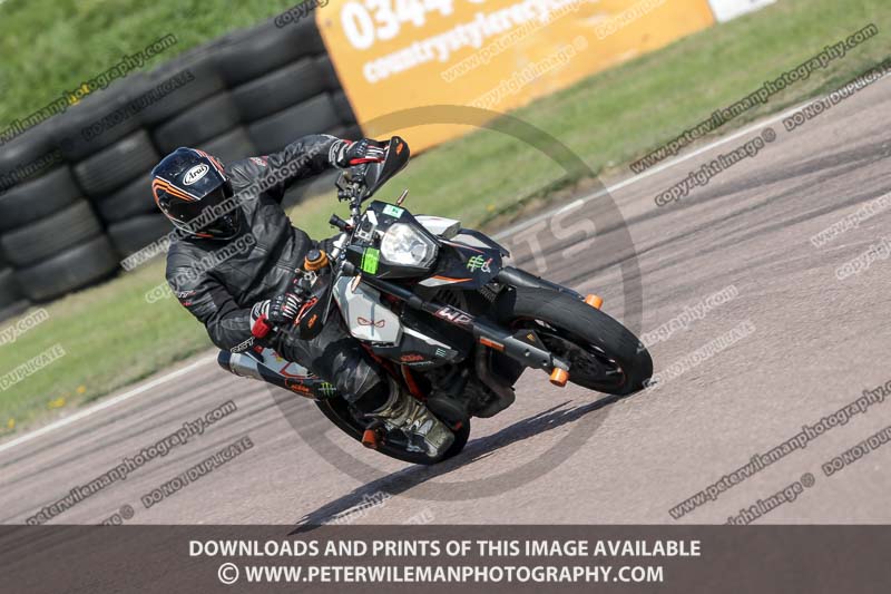 cadwell park;cadwell park photographs;cadwell trackday photographs;enduro digital images;event digital images;eventdigitalimages;peter wileman photography;racing digital images;trackday digital images;trackday photos