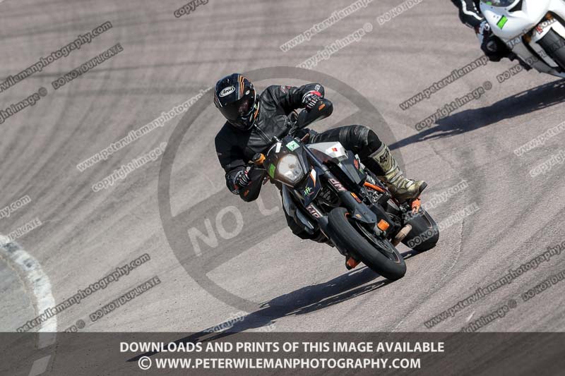 cadwell park;cadwell park photographs;cadwell trackday photographs;enduro digital images;event digital images;eventdigitalimages;peter wileman photography;racing digital images;trackday digital images;trackday photos