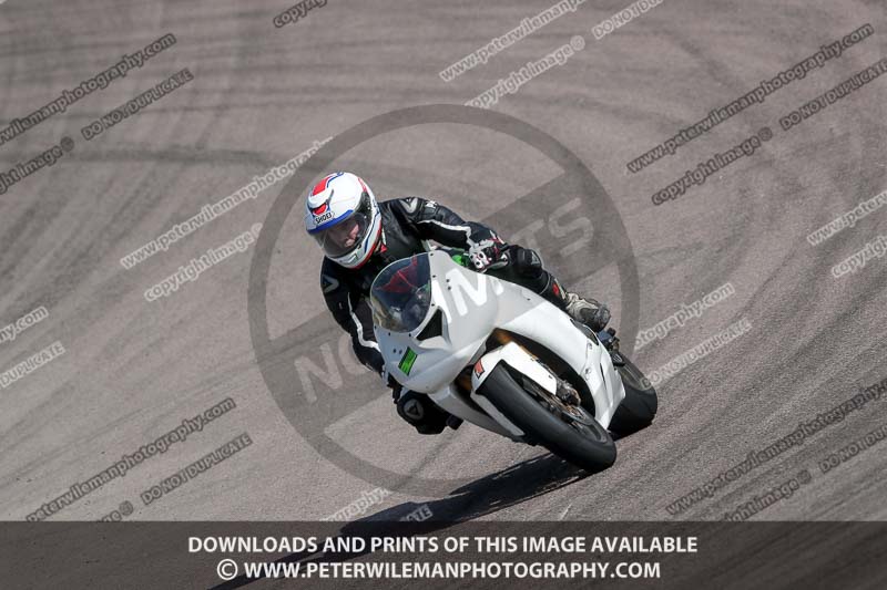 cadwell park;cadwell park photographs;cadwell trackday photographs;enduro digital images;event digital images;eventdigitalimages;peter wileman photography;racing digital images;trackday digital images;trackday photos