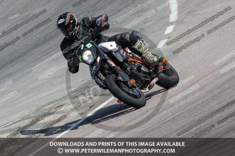 cadwell park;cadwell park photographs;cadwell trackday photographs;enduro digital images;event digital images;eventdigitalimages;peter wileman photography;racing digital images;trackday digital images;trackday photos