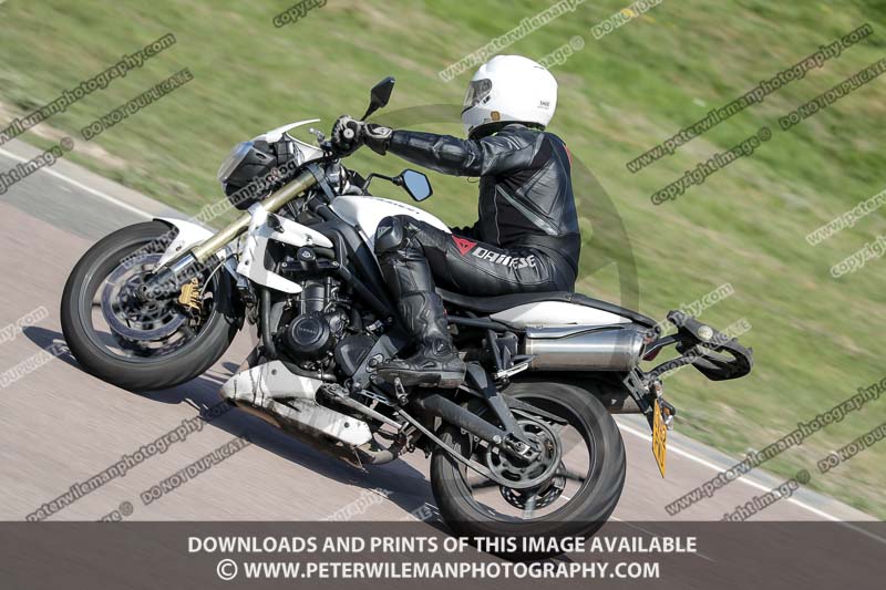 cadwell park;cadwell park photographs;cadwell trackday photographs;enduro digital images;event digital images;eventdigitalimages;peter wileman photography;racing digital images;trackday digital images;trackday photos