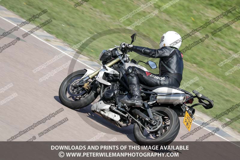 cadwell park;cadwell park photographs;cadwell trackday photographs;enduro digital images;event digital images;eventdigitalimages;peter wileman photography;racing digital images;trackday digital images;trackday photos