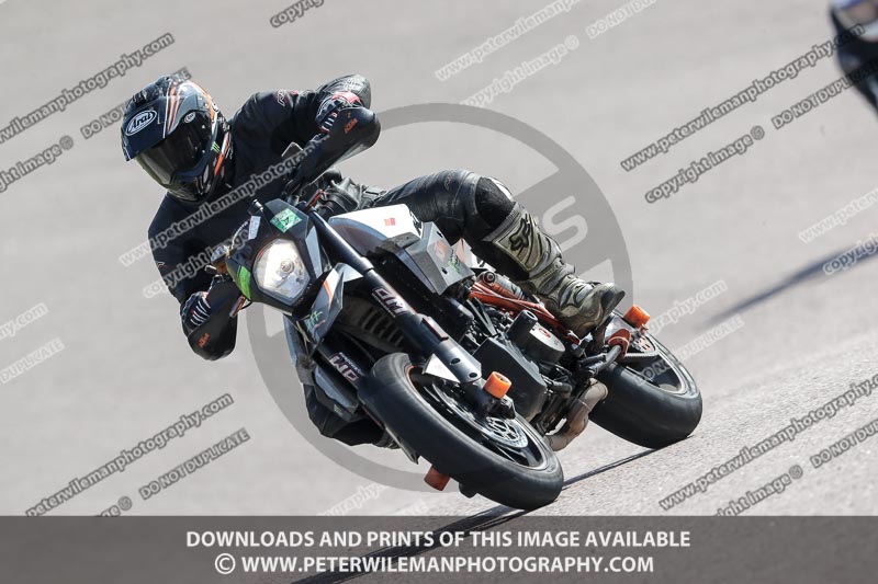 cadwell park;cadwell park photographs;cadwell trackday photographs;enduro digital images;event digital images;eventdigitalimages;peter wileman photography;racing digital images;trackday digital images;trackday photos