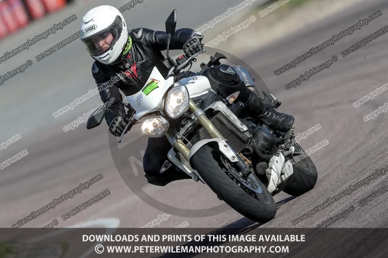 cadwell park;cadwell park photographs;cadwell trackday photographs;enduro digital images;event digital images;eventdigitalimages;peter wileman photography;racing digital images;trackday digital images;trackday photos