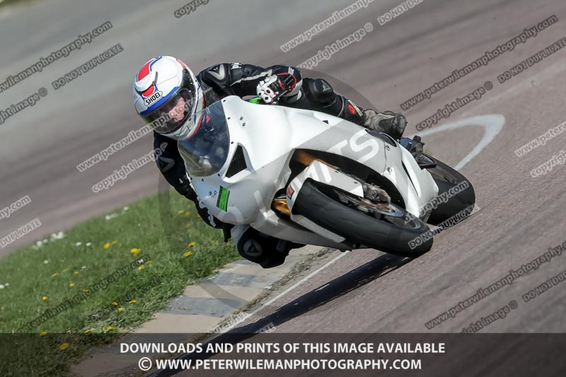cadwell park;cadwell park photographs;cadwell trackday photographs;enduro digital images;event digital images;eventdigitalimages;peter wileman photography;racing digital images;trackday digital images;trackday photos