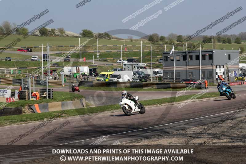 cadwell park;cadwell park photographs;cadwell trackday photographs;enduro digital images;event digital images;eventdigitalimages;peter wileman photography;racing digital images;trackday digital images;trackday photos