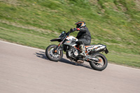 cadwell-park;cadwell-park-photographs;cadwell-trackday-photographs;enduro-digital-images;event-digital-images;eventdigitalimages;peter-wileman-photography;racing-digital-images;trackday-digital-images;trackday-photos