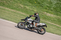 cadwell-park;cadwell-park-photographs;cadwell-trackday-photographs;enduro-digital-images;event-digital-images;eventdigitalimages;peter-wileman-photography;racing-digital-images;trackday-digital-images;trackday-photos