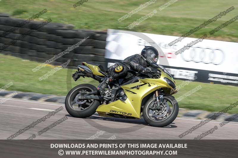 cadwell park;cadwell park photographs;cadwell trackday photographs;enduro digital images;event digital images;eventdigitalimages;peter wileman photography;racing digital images;trackday digital images;trackday photos