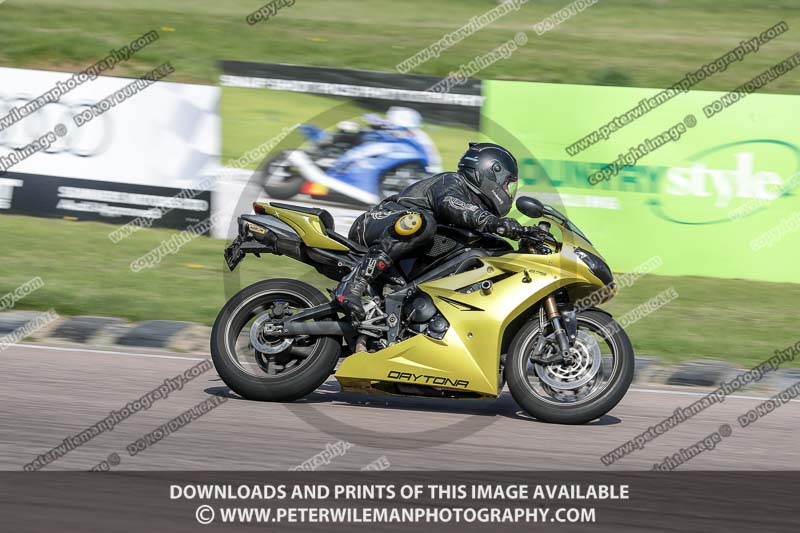 cadwell park;cadwell park photographs;cadwell trackday photographs;enduro digital images;event digital images;eventdigitalimages;peter wileman photography;racing digital images;trackday digital images;trackday photos