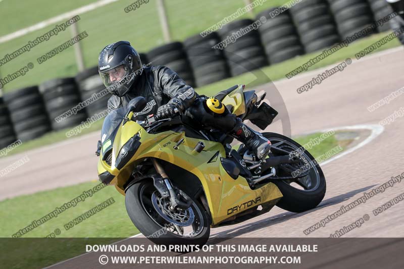 cadwell park;cadwell park photographs;cadwell trackday photographs;enduro digital images;event digital images;eventdigitalimages;peter wileman photography;racing digital images;trackday digital images;trackday photos