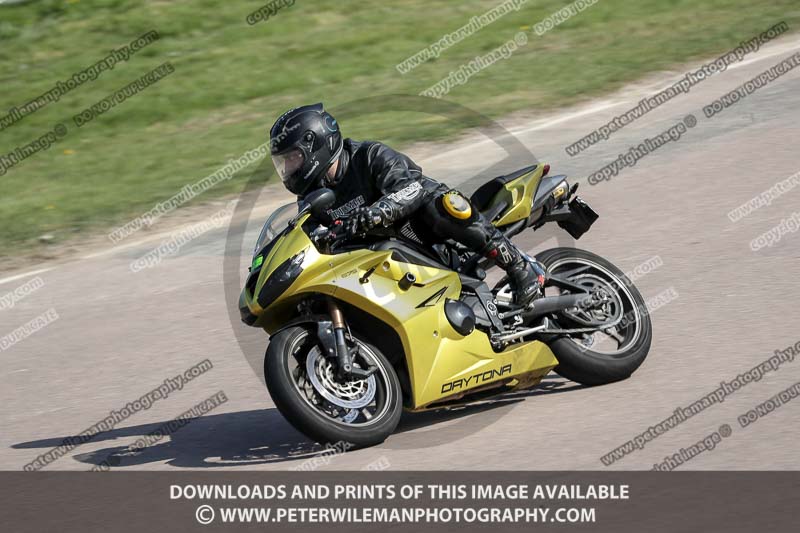 cadwell park;cadwell park photographs;cadwell trackday photographs;enduro digital images;event digital images;eventdigitalimages;peter wileman photography;racing digital images;trackday digital images;trackday photos