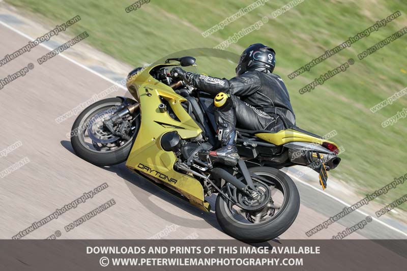 cadwell park;cadwell park photographs;cadwell trackday photographs;enduro digital images;event digital images;eventdigitalimages;peter wileman photography;racing digital images;trackday digital images;trackday photos