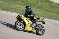 cadwell-park;cadwell-park-photographs;cadwell-trackday-photographs;enduro-digital-images;event-digital-images;eventdigitalimages;peter-wileman-photography;racing-digital-images;trackday-digital-images;trackday-photos