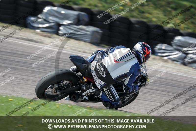 cadwell park;cadwell park photographs;cadwell trackday photographs;enduro digital images;event digital images;eventdigitalimages;peter wileman photography;racing digital images;trackday digital images;trackday photos
